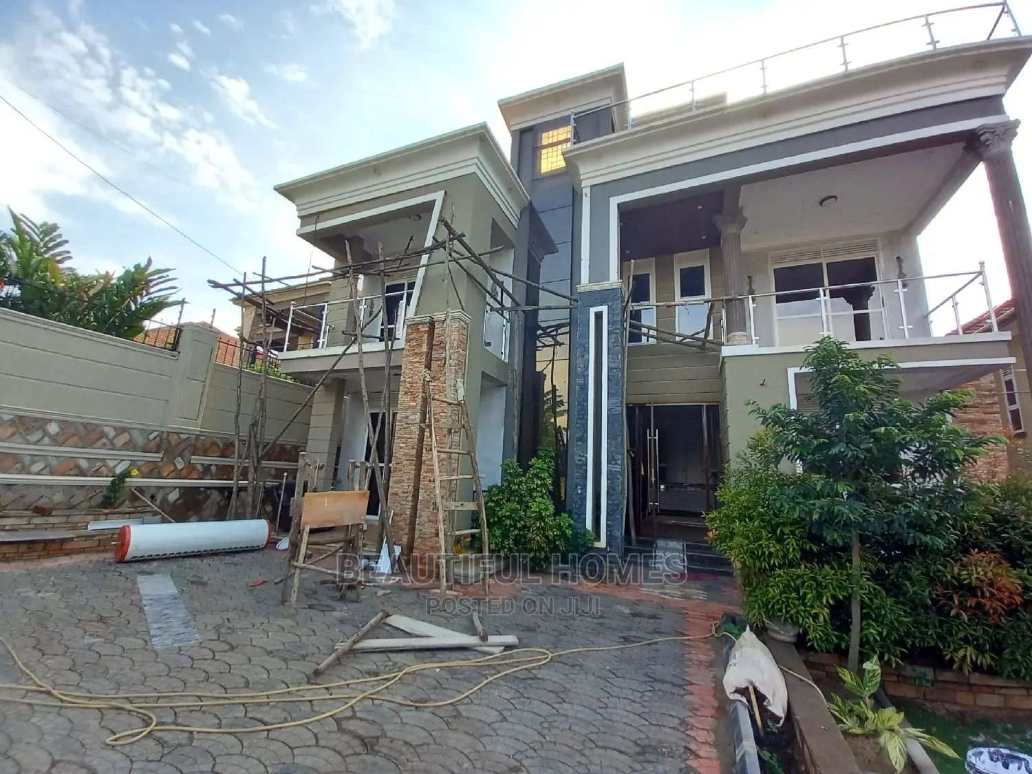 Furnished 5bdrm Duplex in Kira for sale in Kira