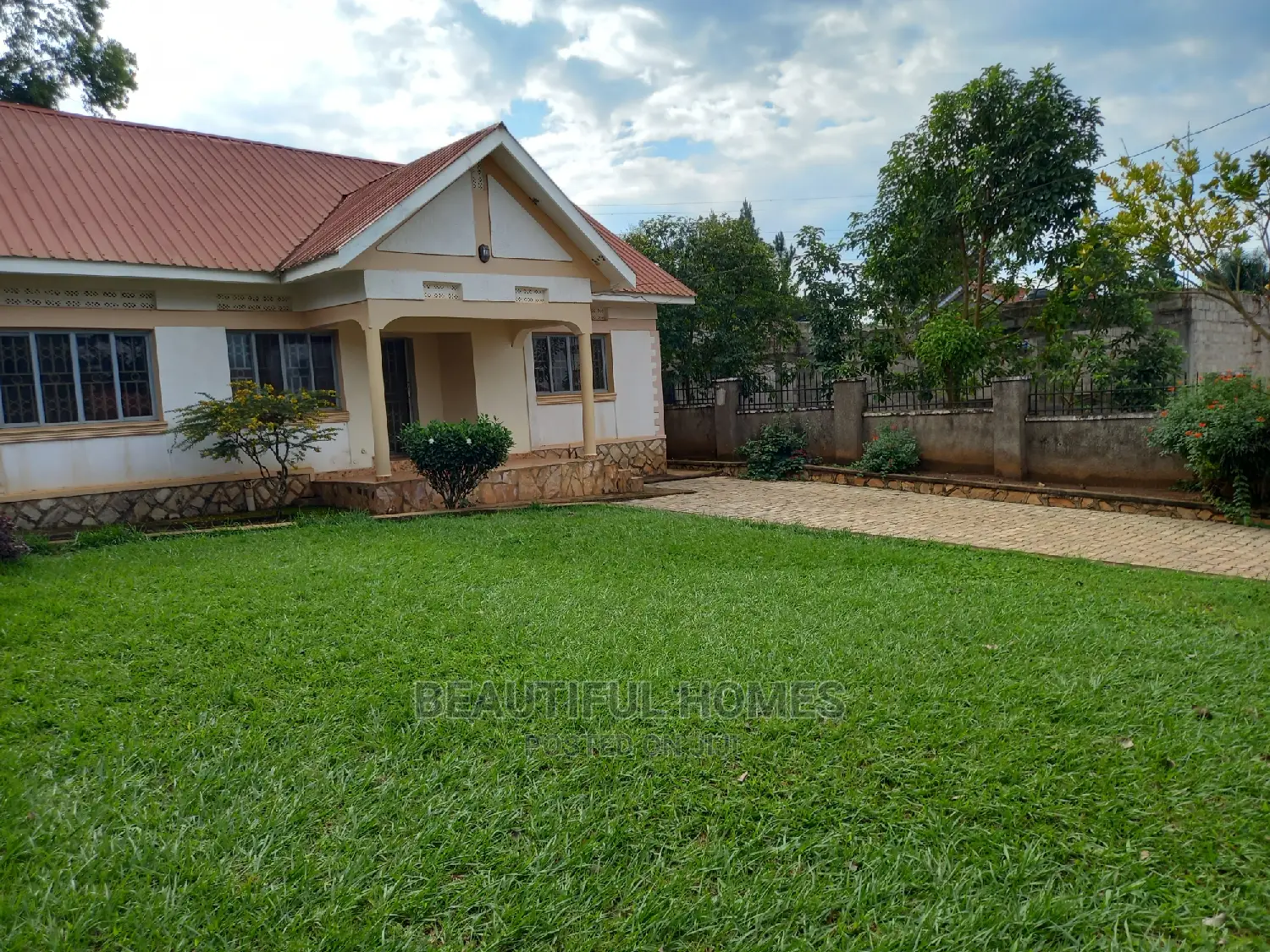 Furnished 3bdrm House in Kira for sale in Kira