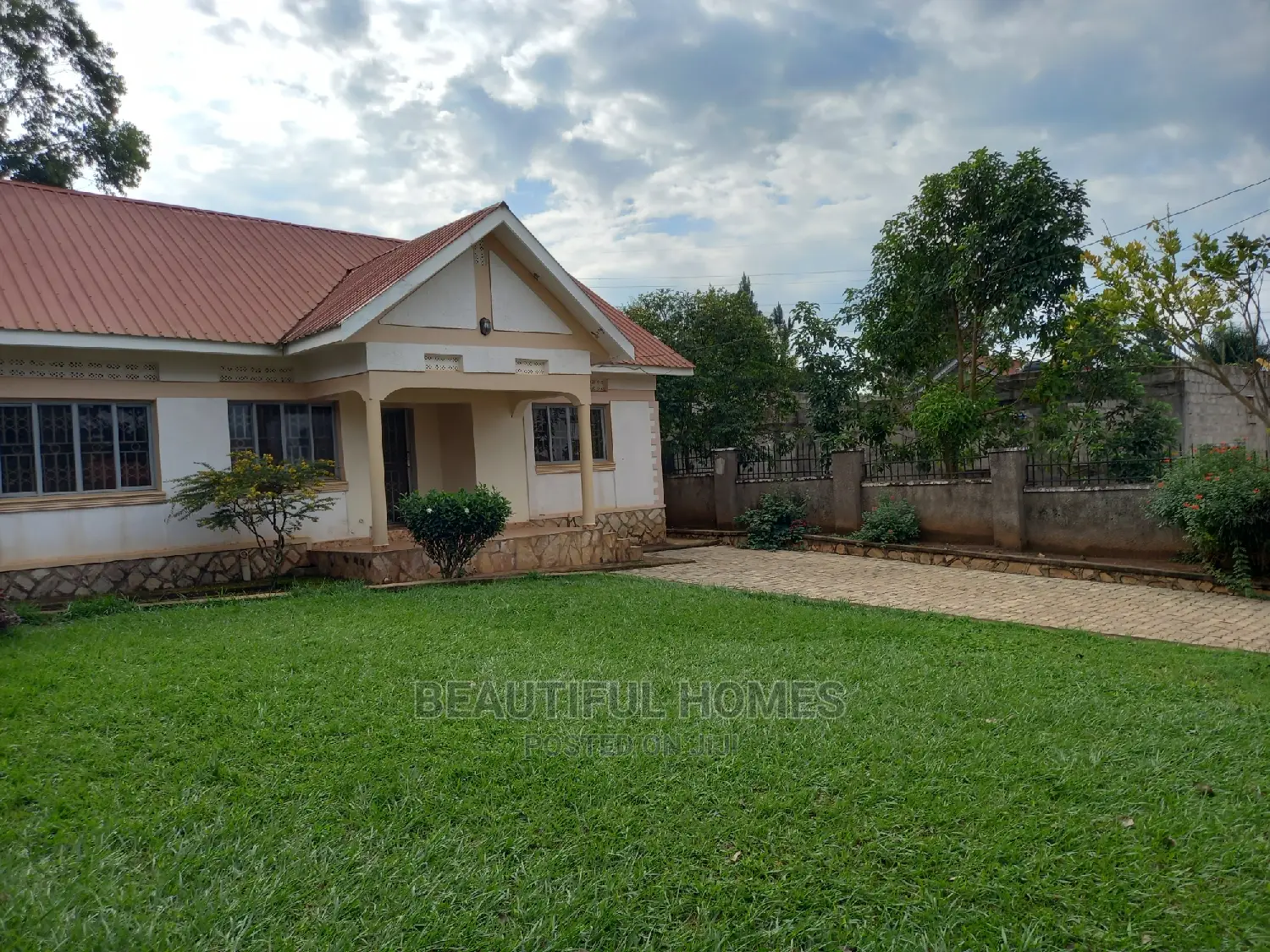 Furnished 3bdrm House in Kira for sale in Kira