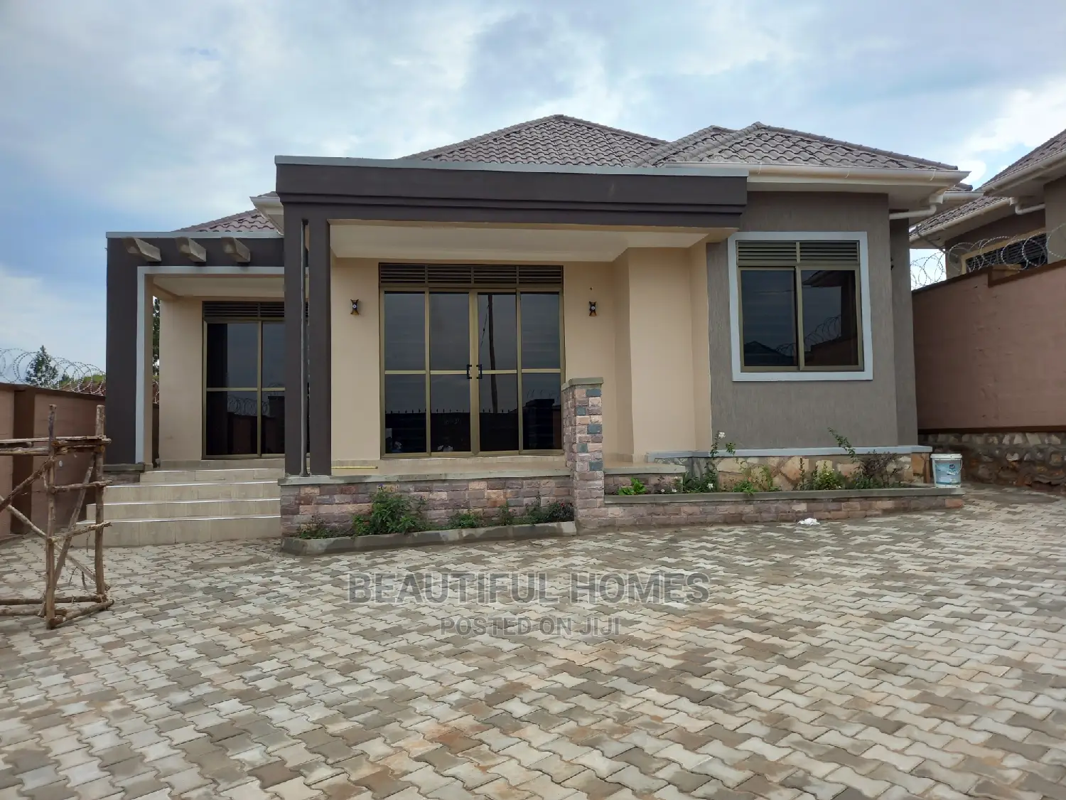 Furnished 3bdrm Bungalow in Kira for sale in Kira