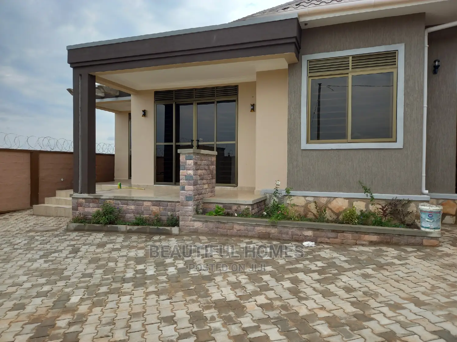 Furnished 3bdrm Bungalow in Kira for sale in Kira