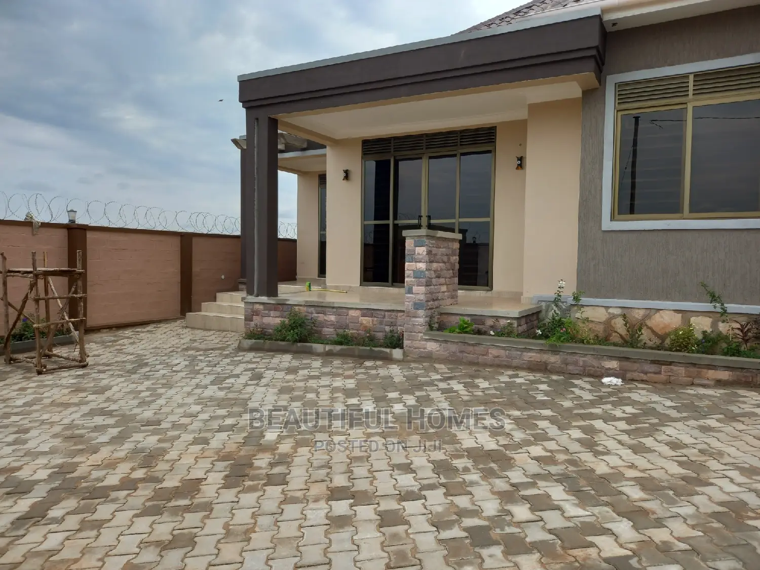 Furnished 3bdrm Bungalow in Kira for sale in Kira