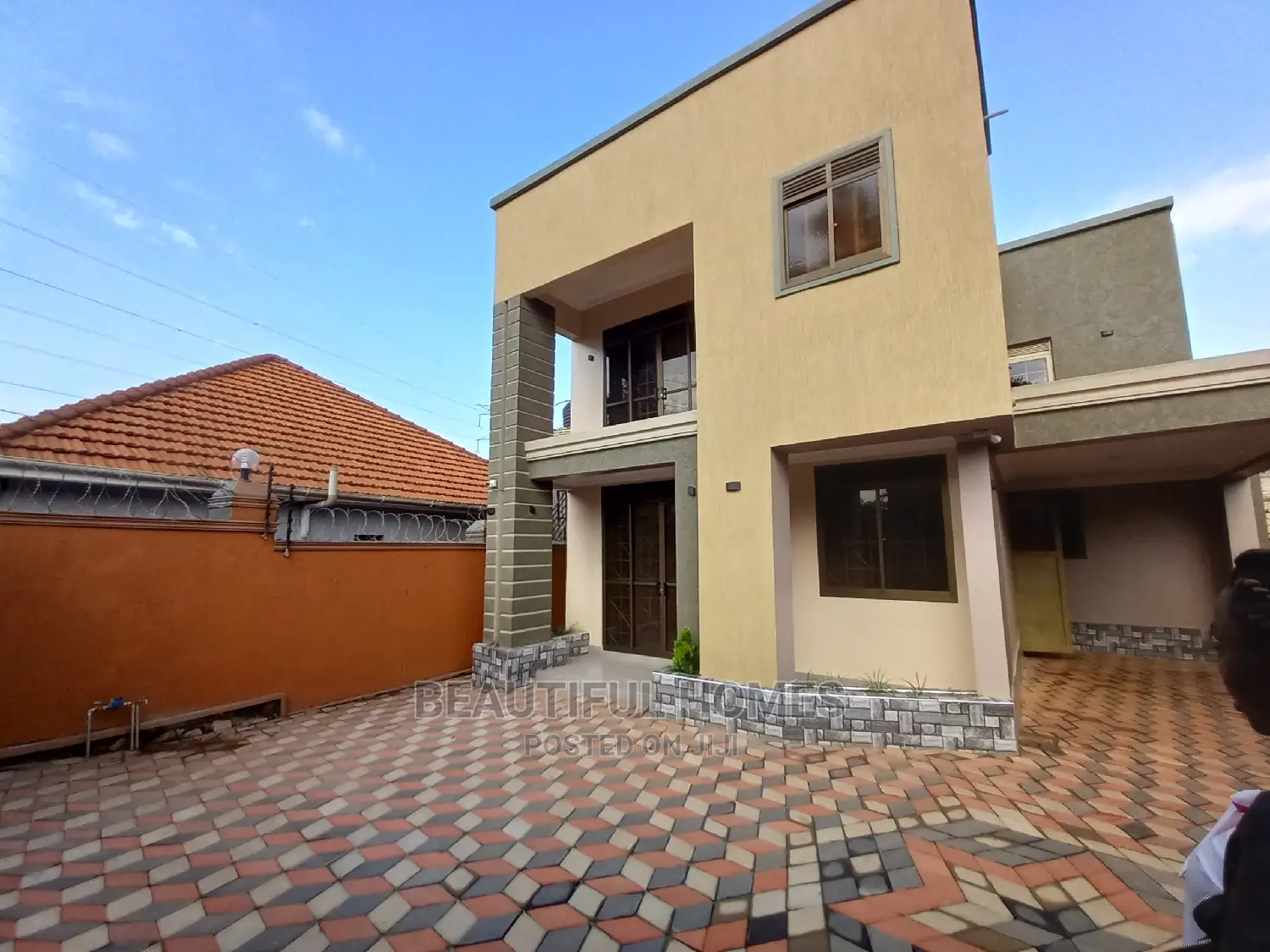 Furnished 4bdrm Maisonette in Kyanja, Nakawa for sale in Nakawa