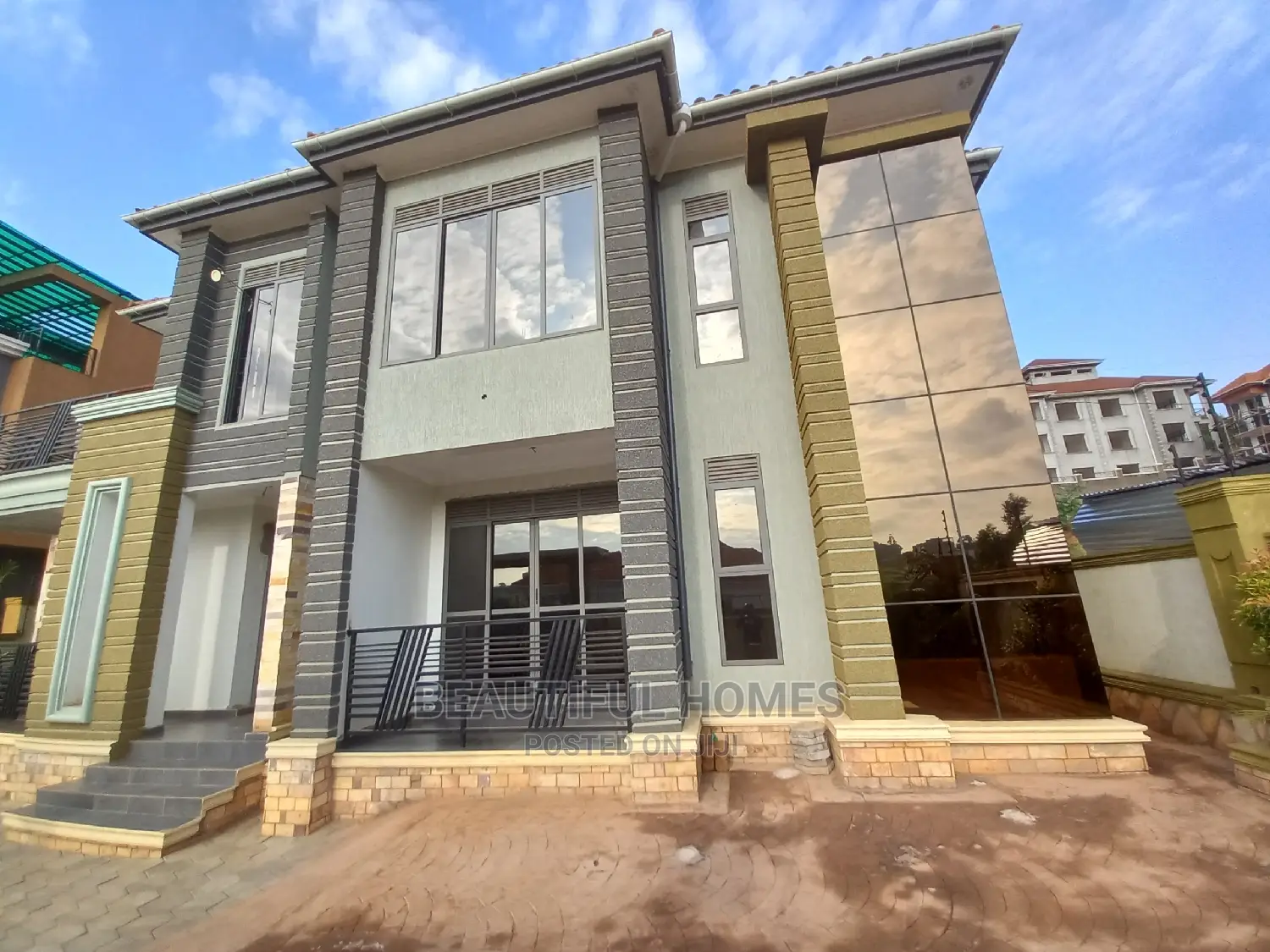 Furnished 5bdrm Duplex in Kyanja Tarmacked, Nakawa for sale in Nakawa
