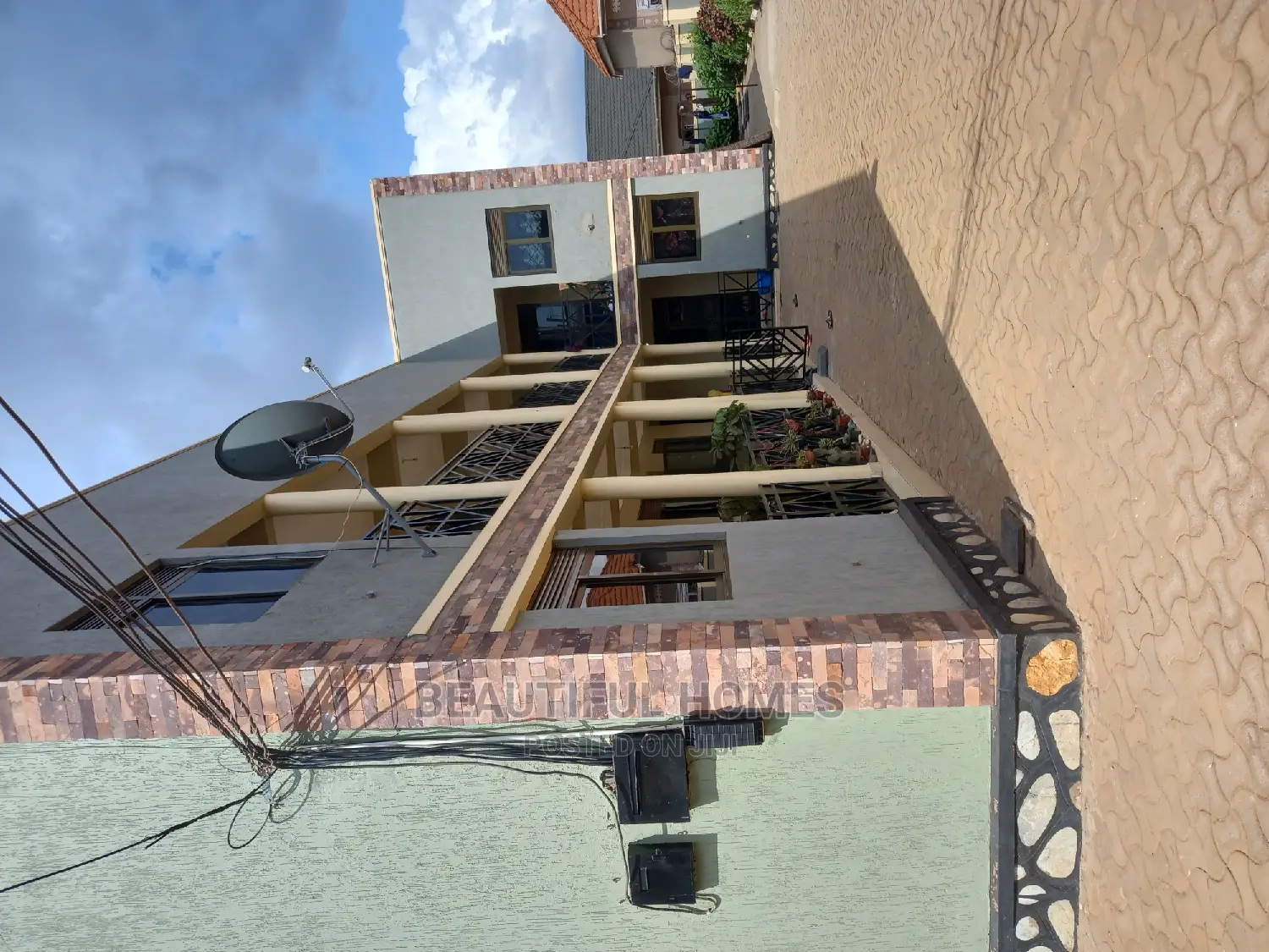 Furnished 1bdrm Apartment in Kira Tarmack for sale in Kira