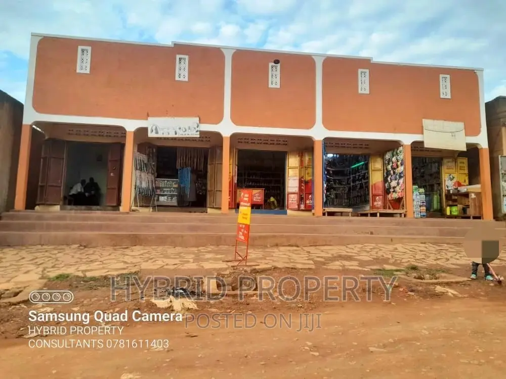 Beautiful Shops Rentals for Sale in Wakiso Town~Hoima Road in Wakiso / Wakiso