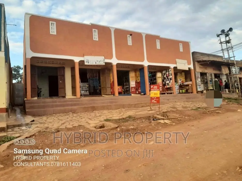 Beautiful Shops Rentals for Sale in Wakiso Town~Hoima Road in Wakiso / Wakiso