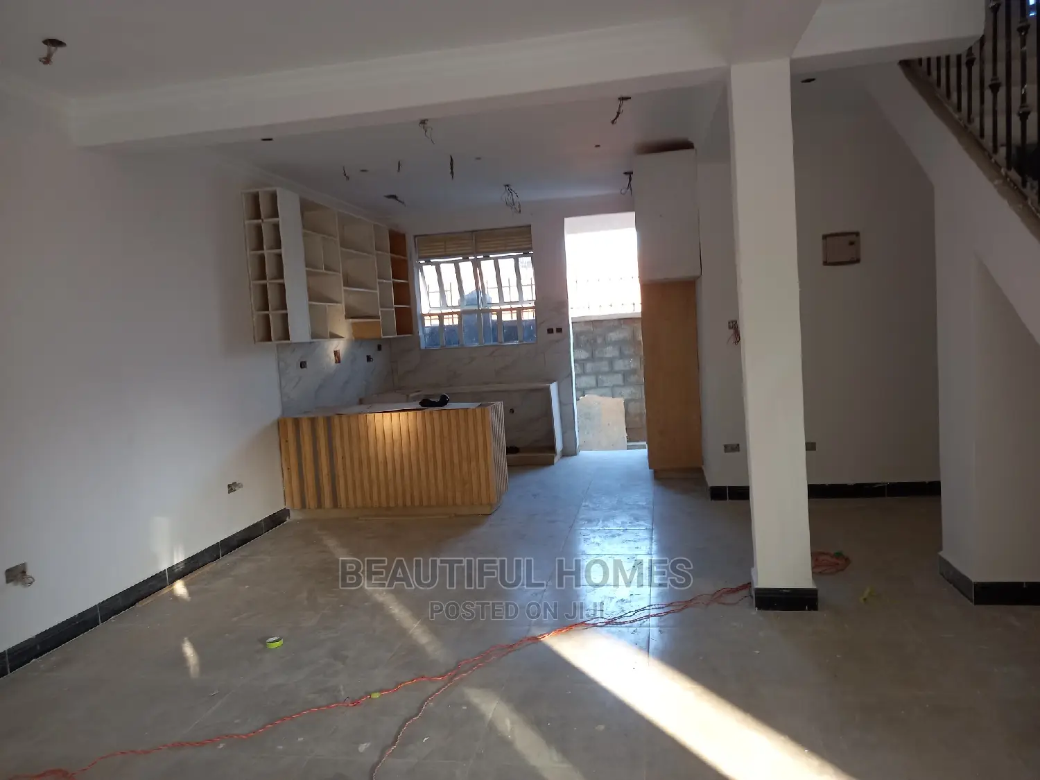 Furnished 5bdrm Duplex in Kira for sale in Kira