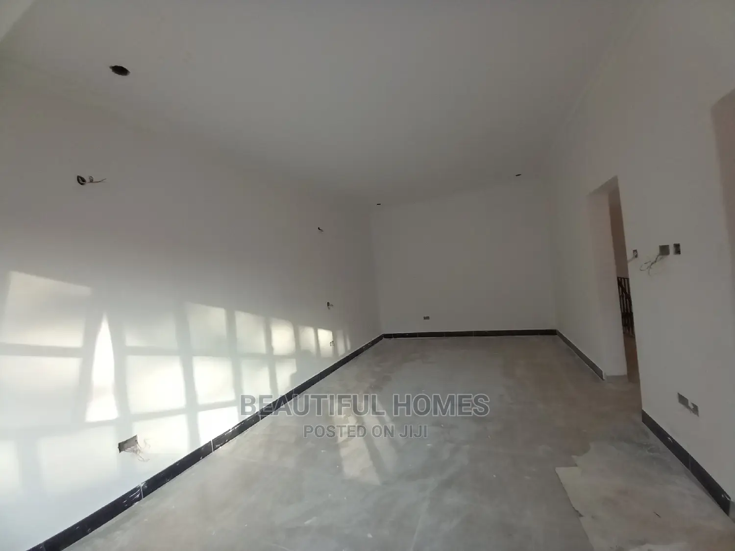 Furnished 5bdrm Duplex in Kira for sale in Kira