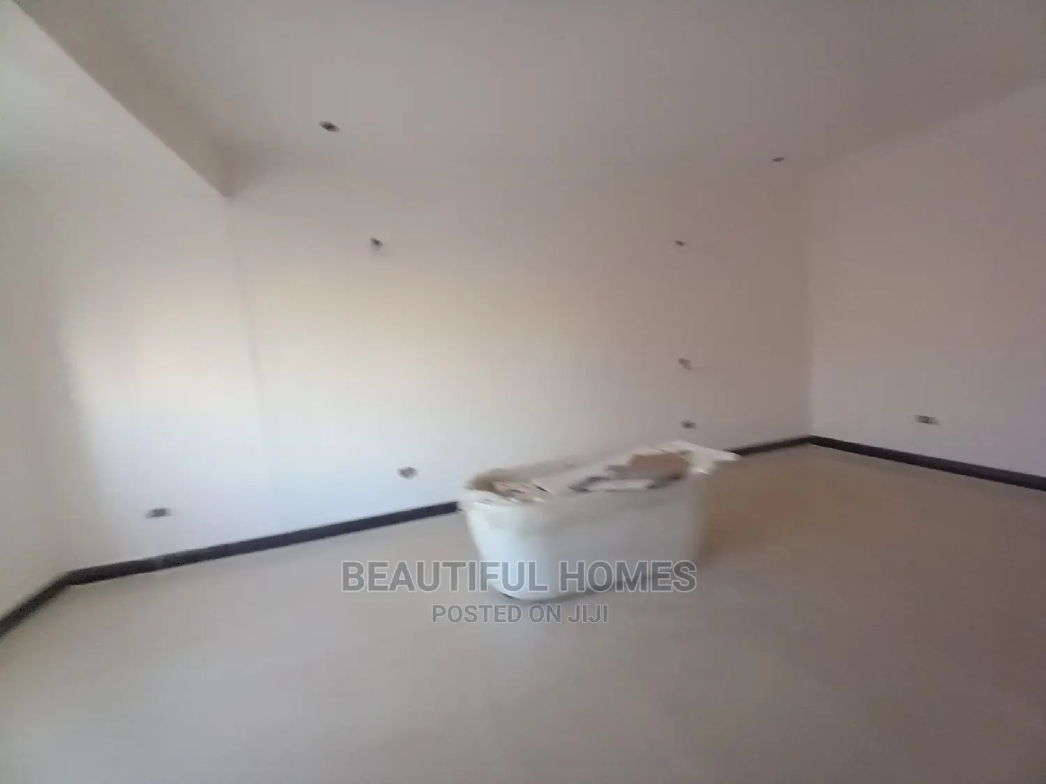 Furnished 5bdrm Duplex in Kira for sale in Kira