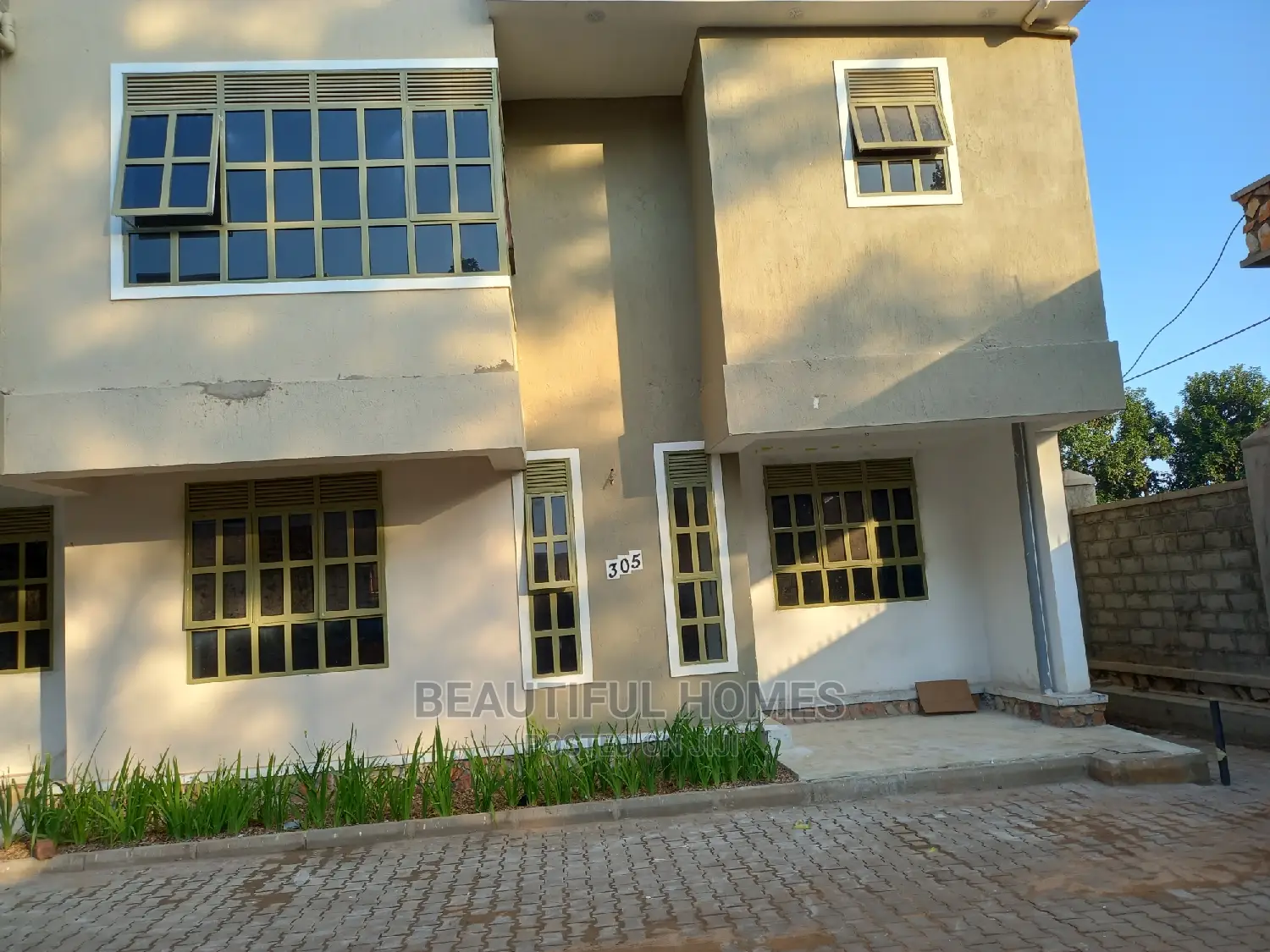 Furnished 5bdrm Maisonette in Kira for sale in Kira