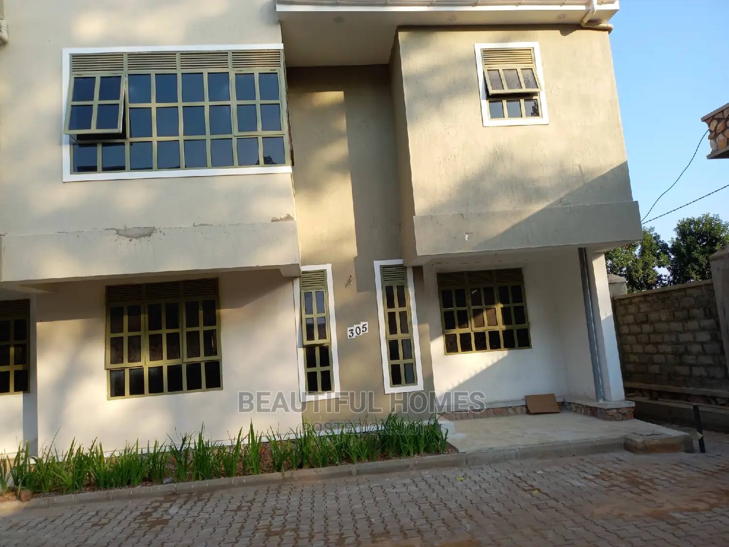 Furnished 5bdrm Maisonette in Kira for sale in Kira