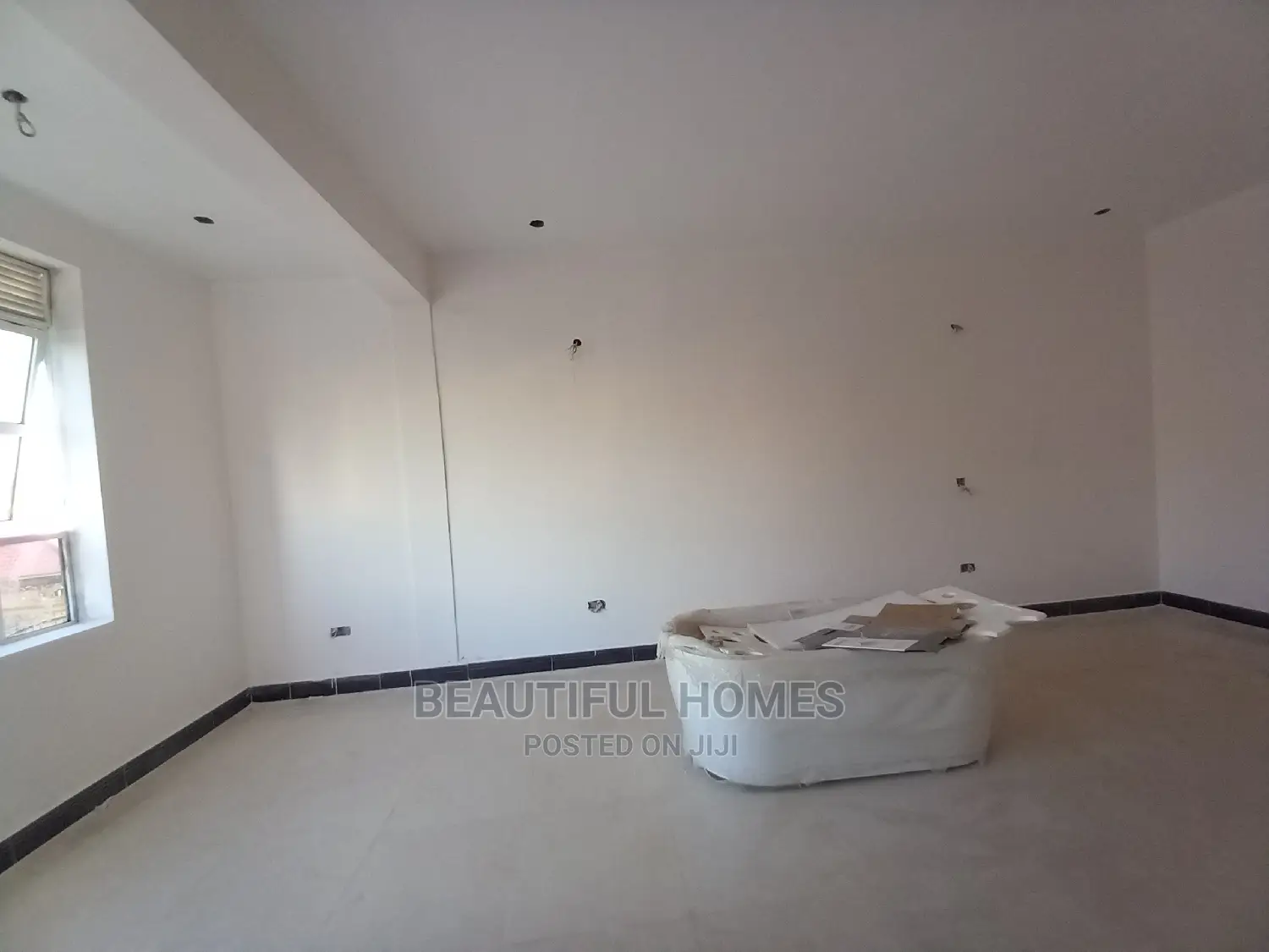 Furnished 5bdrm Mansion in Kira Corporate for sale in Kira
