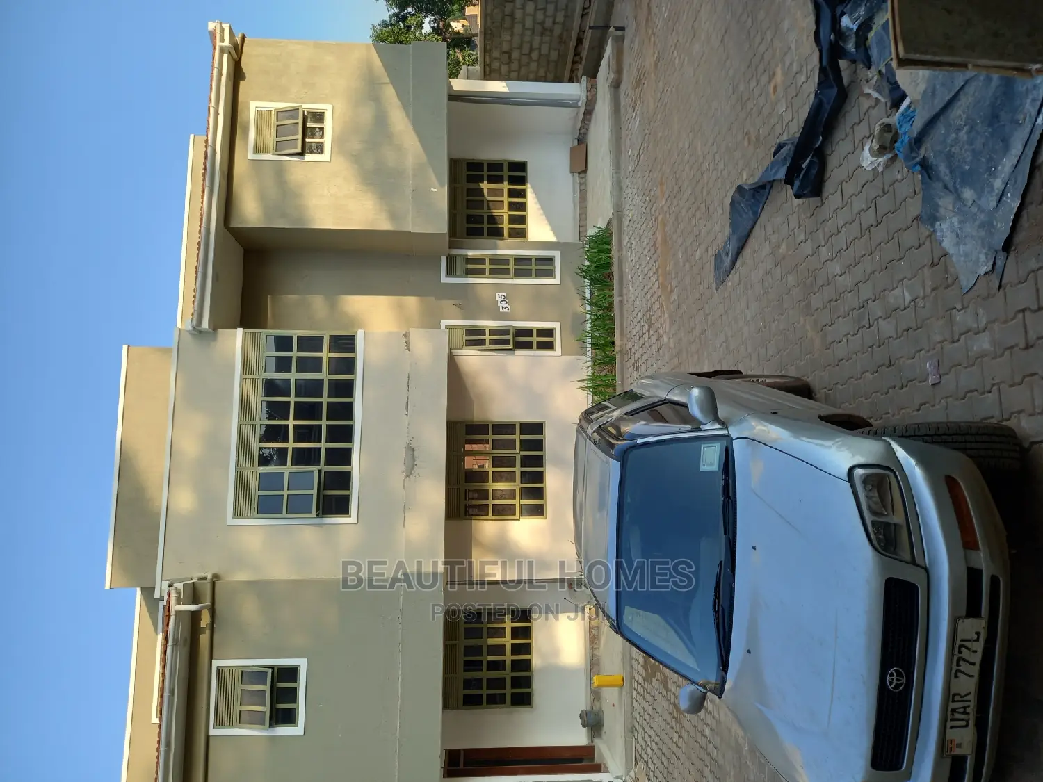 Furnished 5bdrm Maisonette in Kira Wealthy for sale in Kira