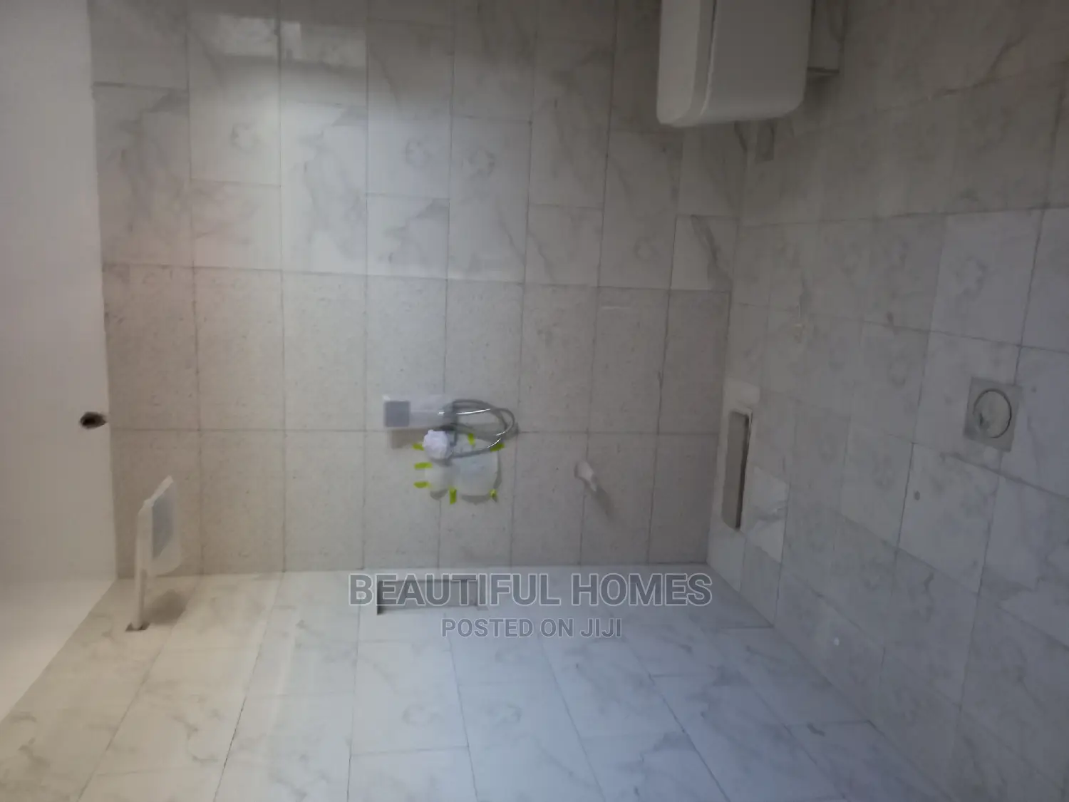 Furnished 5bdrm Maisonette in Kira Wealthy for sale in Kira