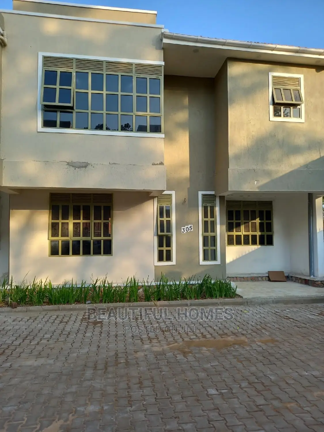 Furnished 5bdrm Duplex in Kira Posh for sale in Kira