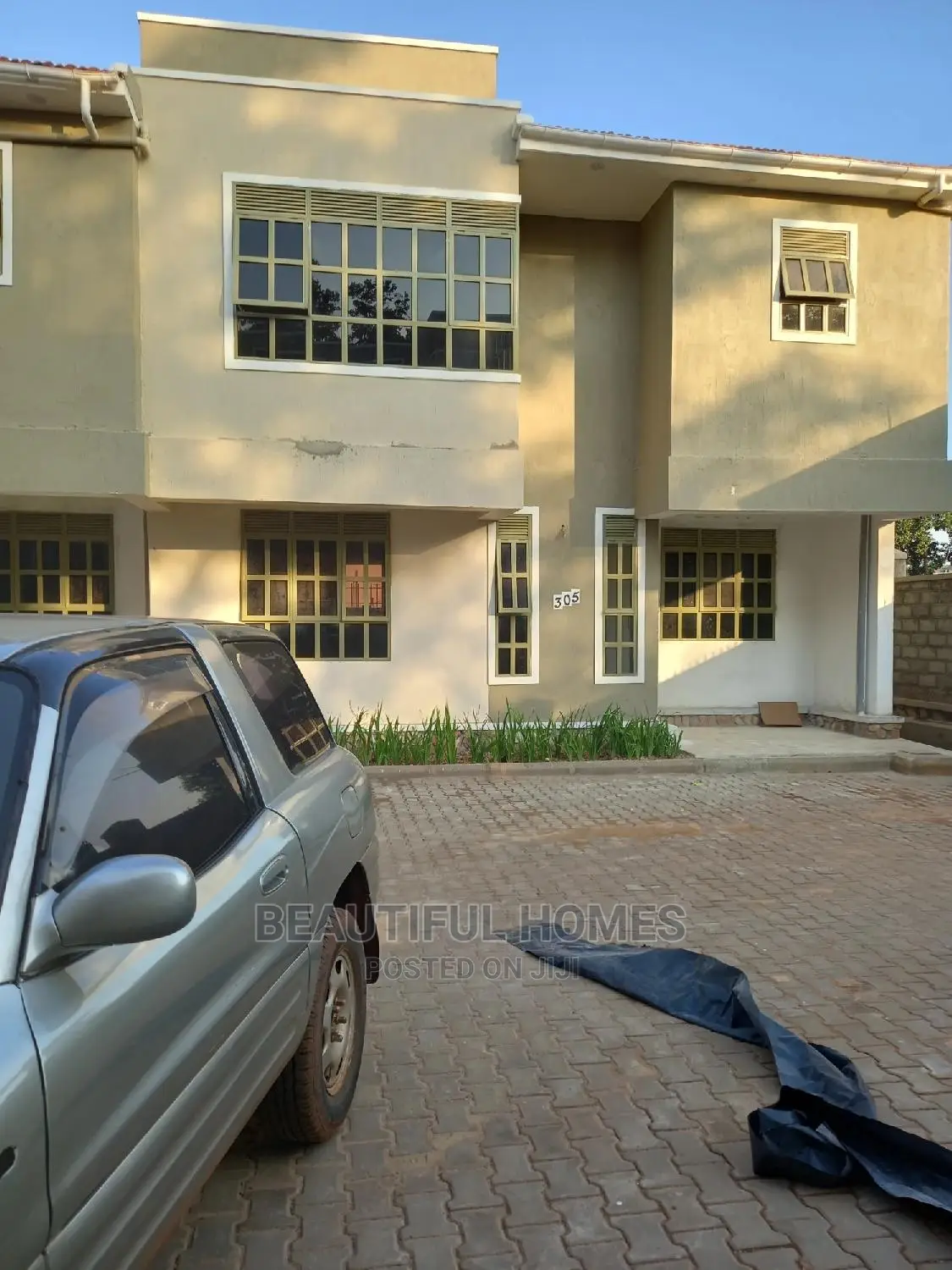 Furnished 5bdrm Duplex in Kira Posh for sale in Kira