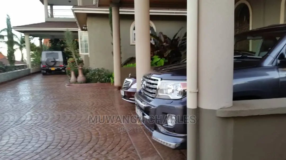 7bdrm Duplex in Fs Properties Ltd, Central Division for sale in Central Division