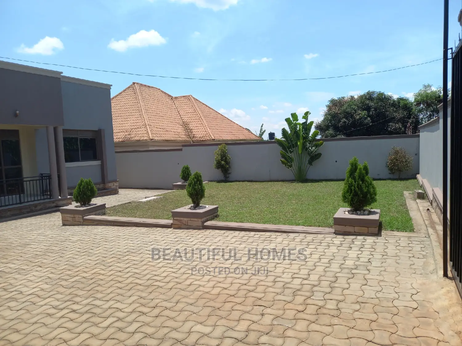Furnished 4bdrm Bungalow in Kira for sale in Kira
