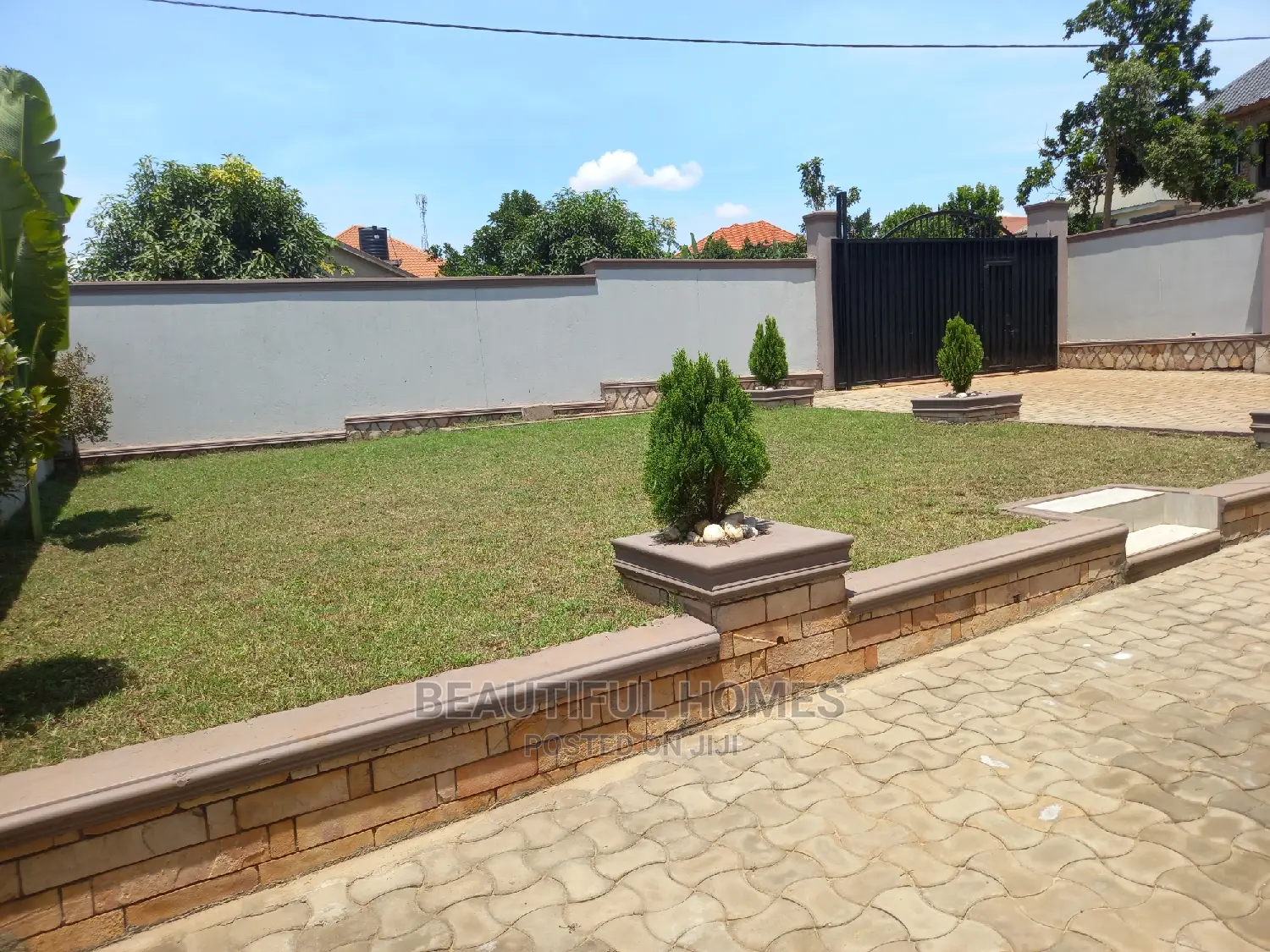 Furnished 4bdrm Bungalow in Kira for sale in Kira