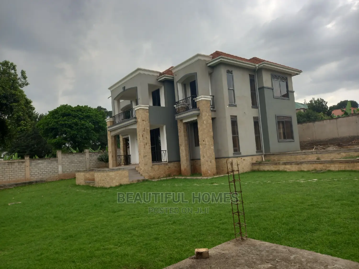Furnished 6bdrm Duplex in Kyaliwajjara, Nakawa for sale in Nakawa