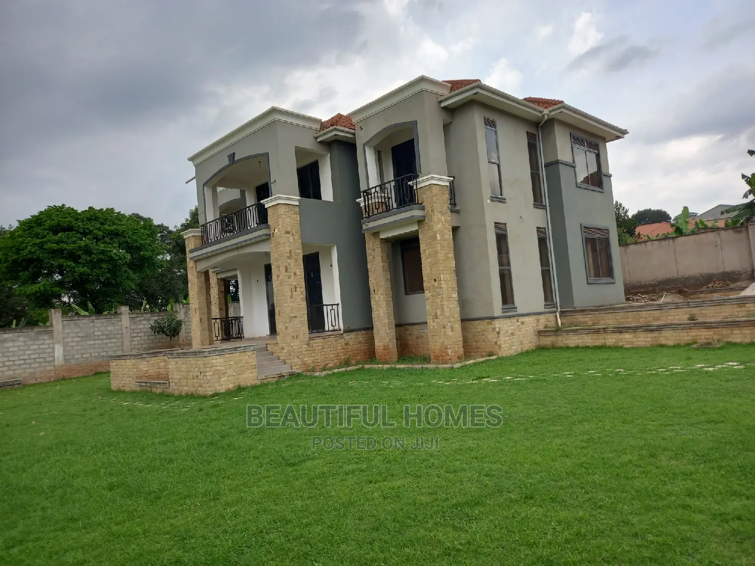 Furnished 6bdrm Mansion in Kyaliwajjara Tarmack, Nakawa for sale in Nakawa