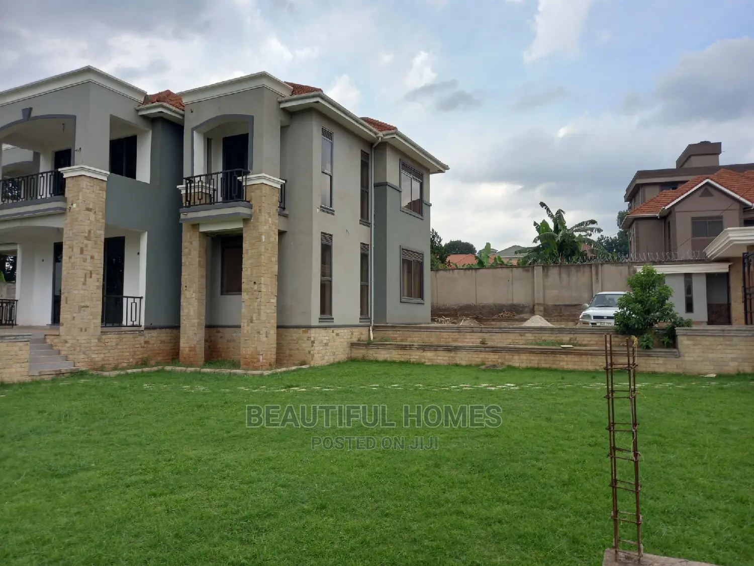 Furnished 6bdrm Mansion in Kyaliwajjara Tarmack, Nakawa for sale in Nakawa
