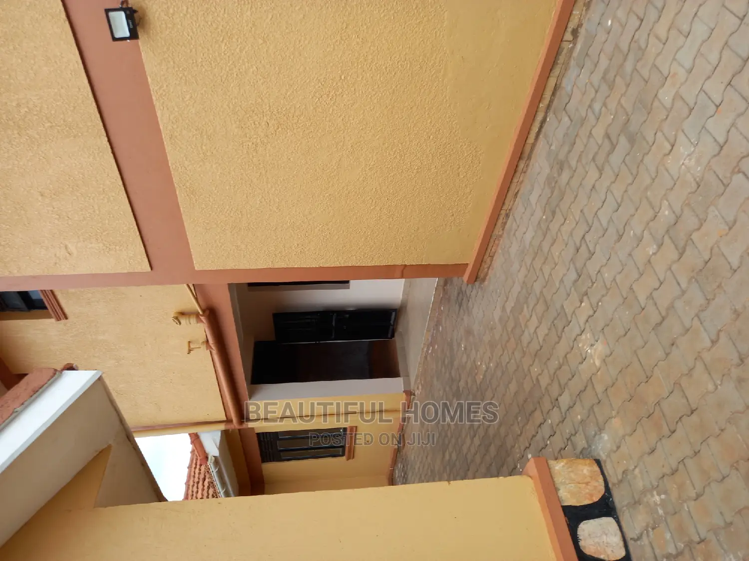 Furnished 5bdrm Duplex in Kira for sale in Kira