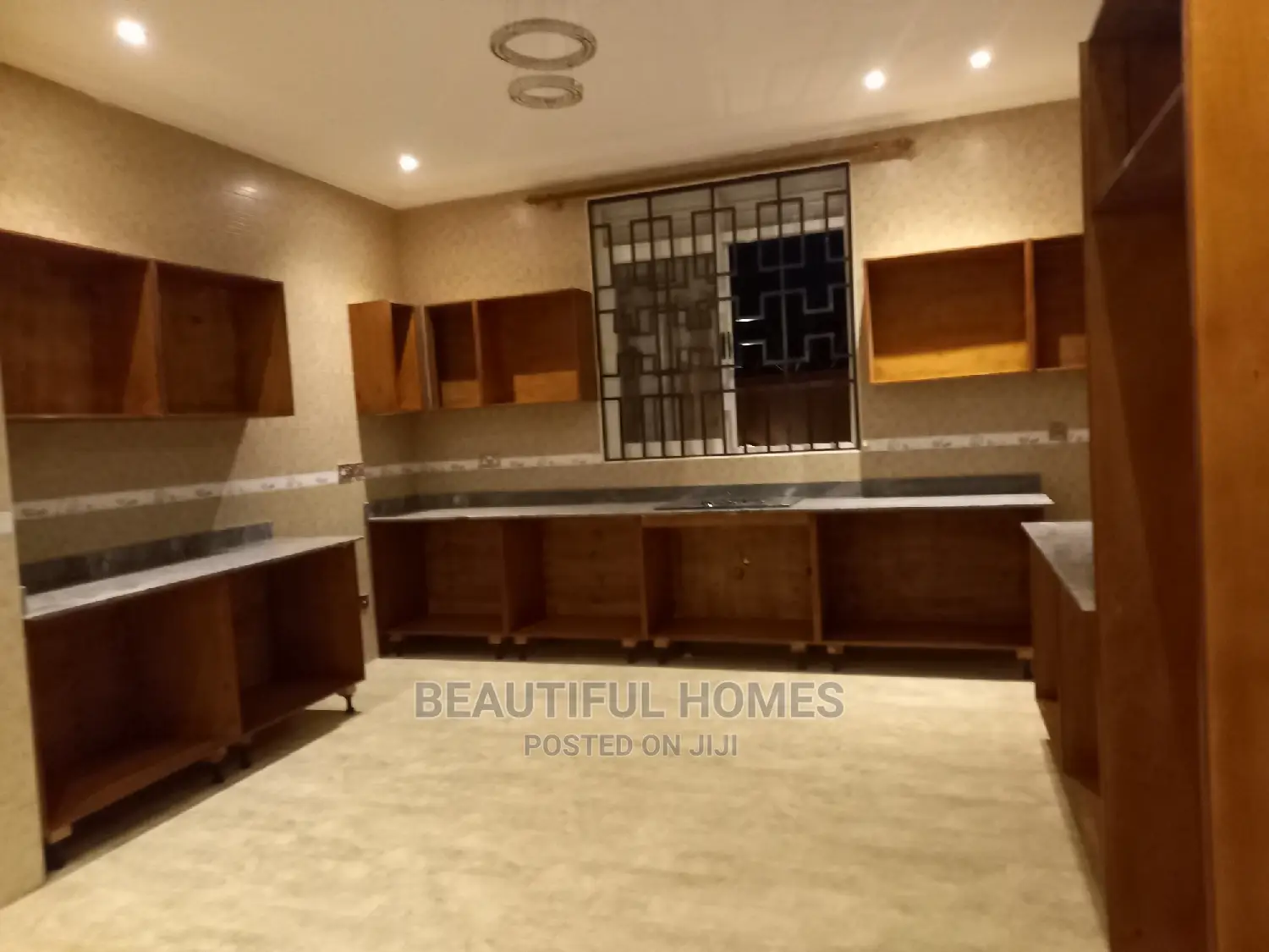 Furnished 7bdrm Mansion in Kyanja Corporate, Nakawa for sale in Nakawa