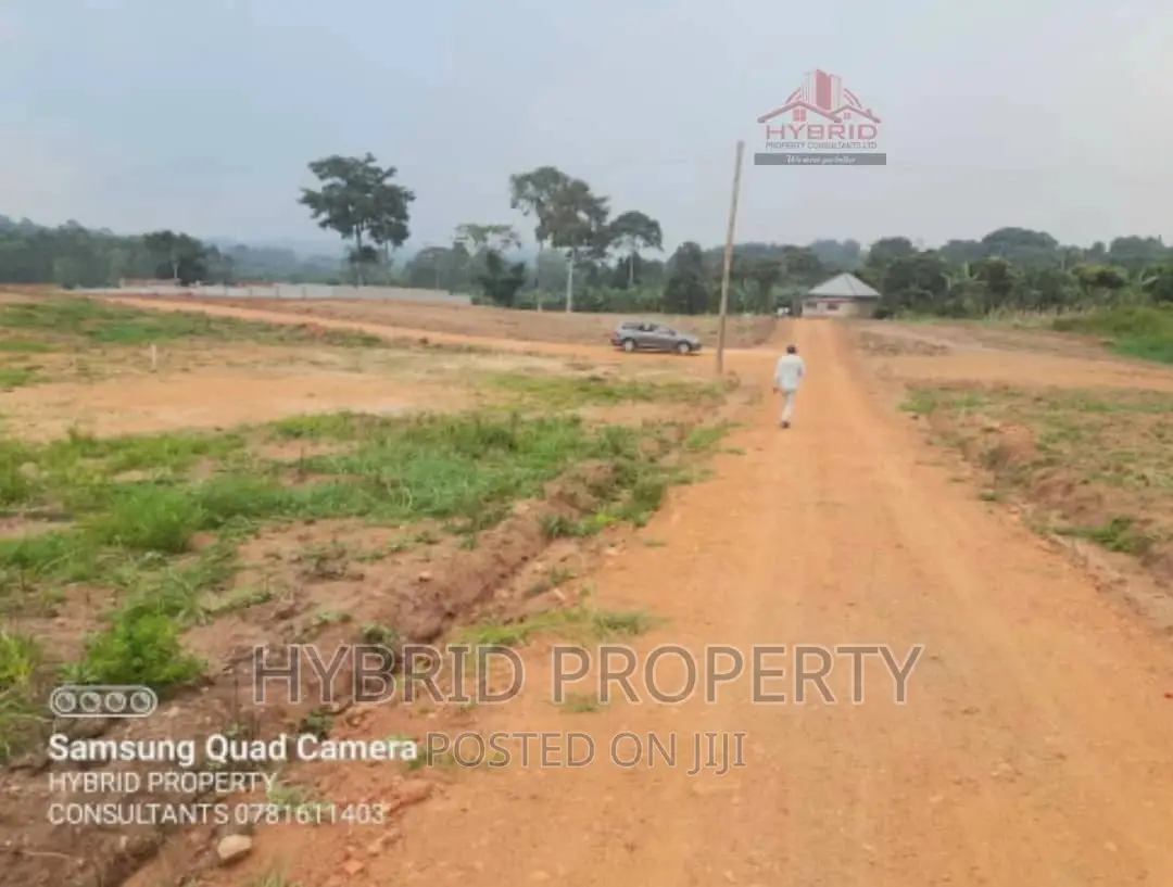 Plots for Sale at Kakiri~Kikandwa Highway Executive Estate. in Kakiri