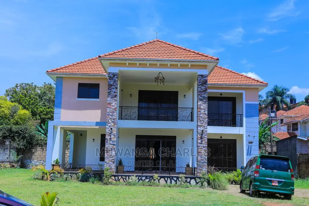 6bdrm Duplex in Fs Properties Ltd, Central Division for sale in Central Division