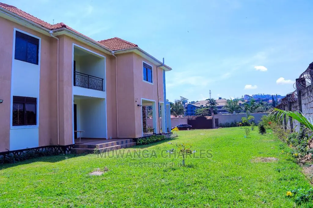 6bdrm Duplex in Fs Properties Ltd, Central Division for sale in Central Division