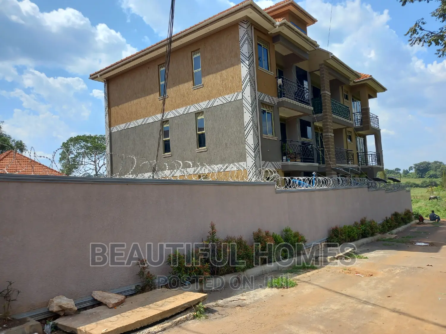 Furnished 2bdrm Apartment in Kyaliwajjara, Central Division for sale in Central Division