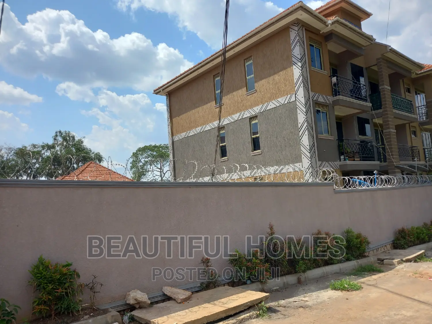 Furnished 2bdrm Apartment in Kyaliwajjara, Central Division for sale in Central Division