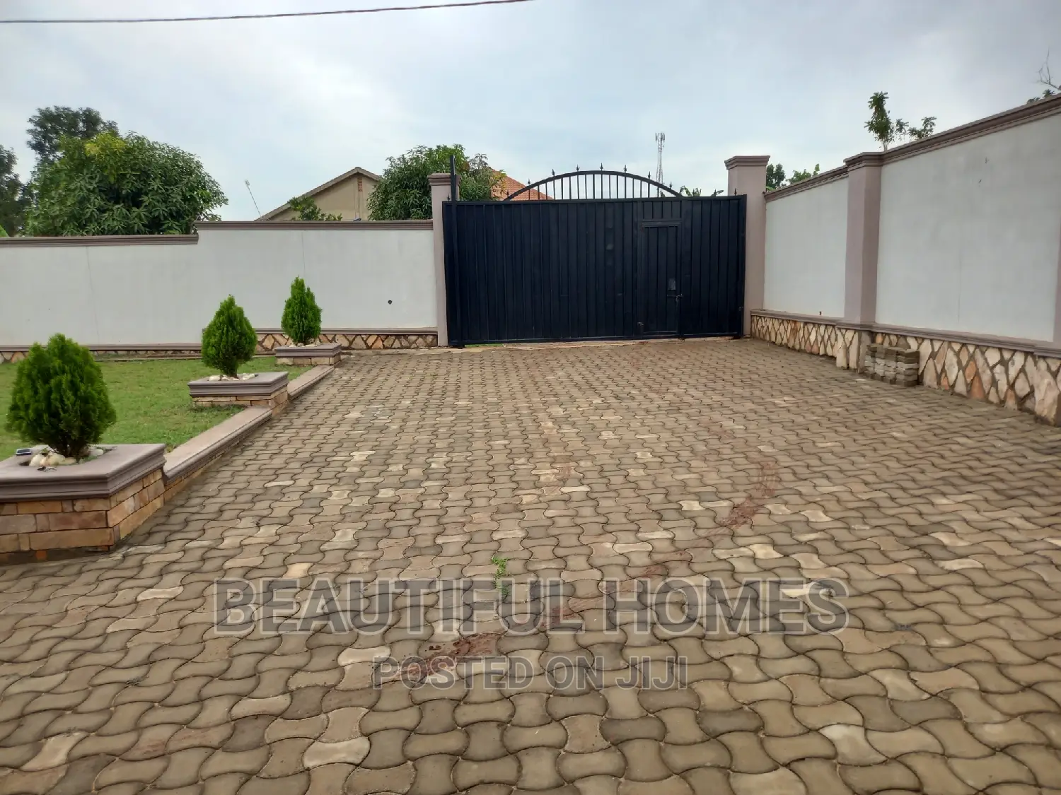 Furnished 4bdrm House in Kira for sale in Kira