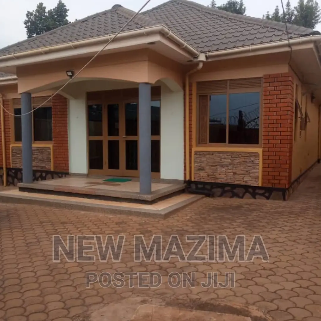 3bdrm Bungalow in Seguku Ntebe Rd, Central Division for sale in Central Division