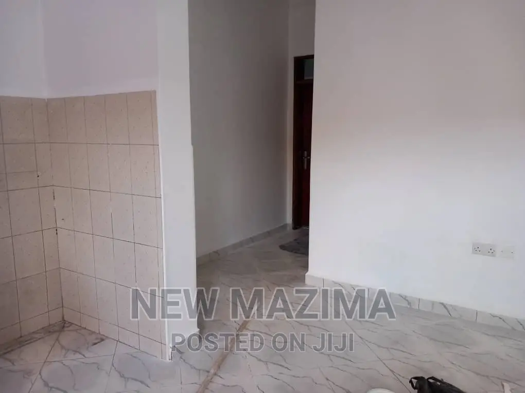 7bdrm Block of Flats in Munyonyo Heights, Central Division for sale in Central Division