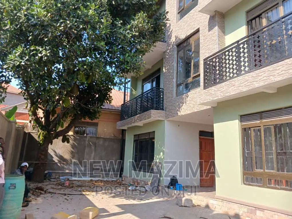 7bdrm Block of Flats in Munyonyo Heights, Central Division for sale in Central Division
