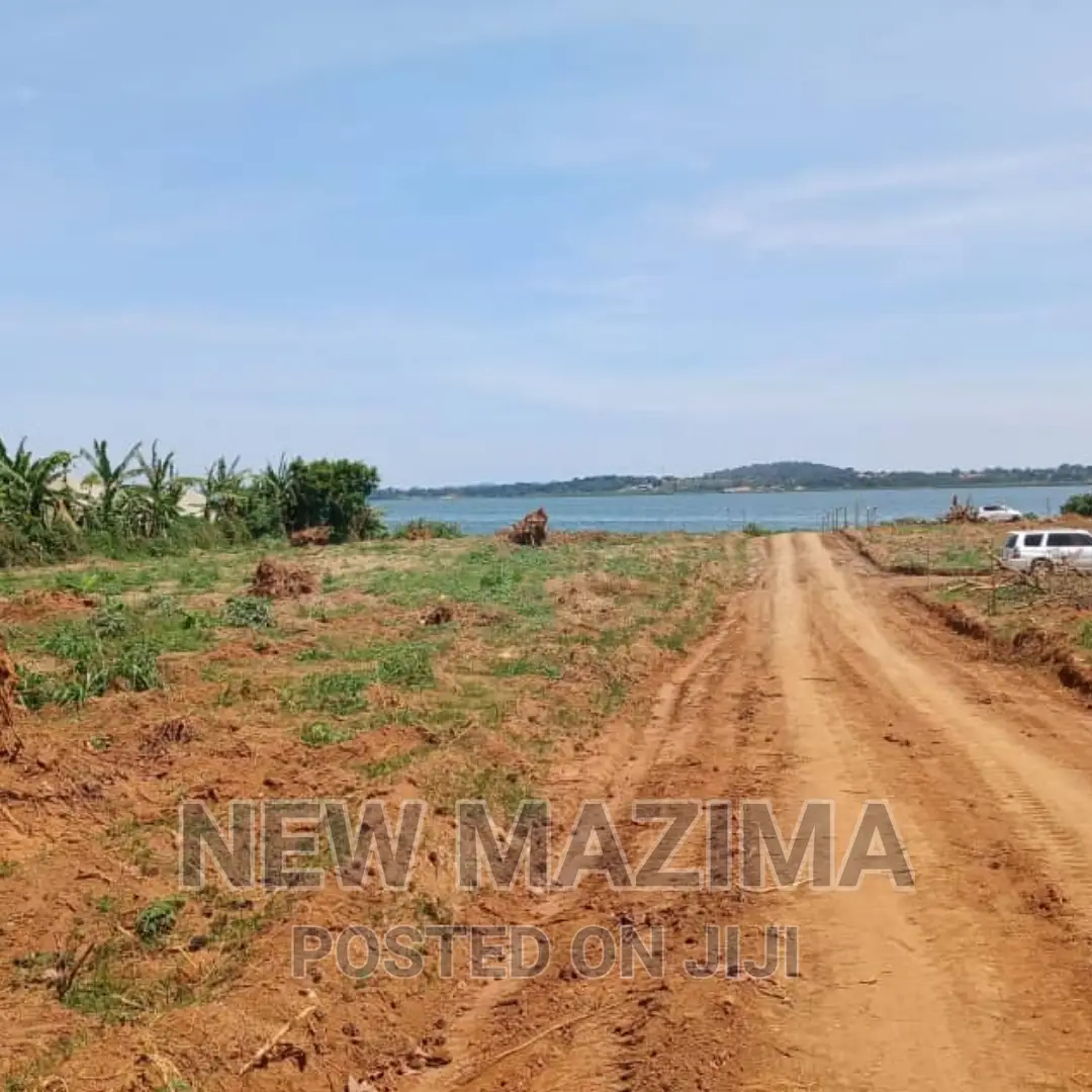 Prime Plots With Gd Lakeview Sale Inheart of Kawuku Ntebe Rd in Central Division