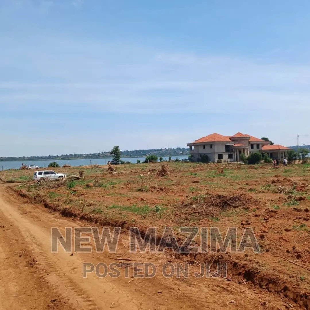 Prime Plots With Gd Lakeview Sale Inheart of Kawuku Ntebe Rd in Central Division
