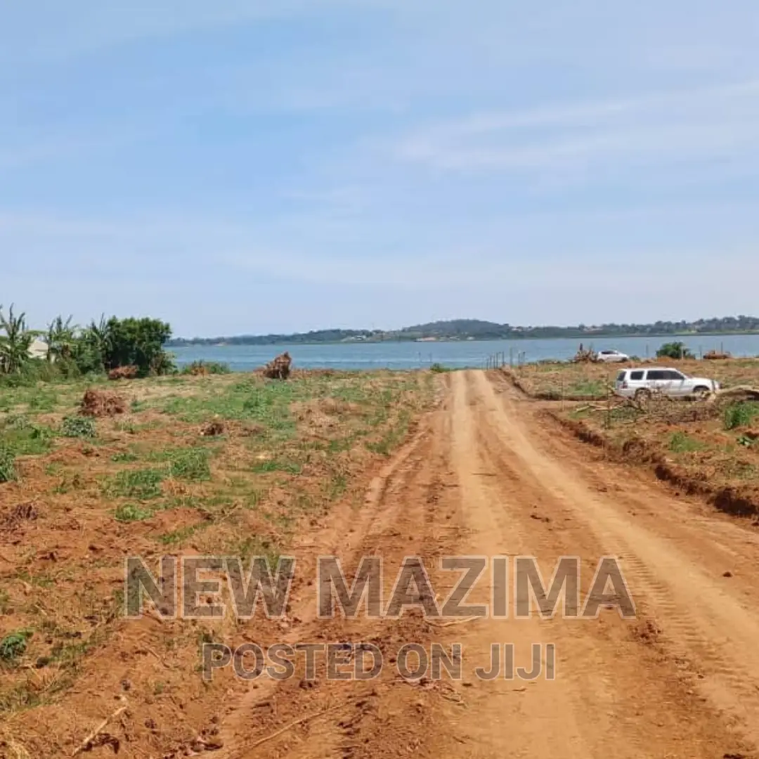 Prime Plots With Gd Lakeview Sale Inheart of Kawuku Ntebe Rd in Central Division