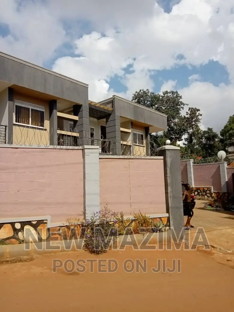 6bdrm Block of Flats in Makindye Kizungu, Central Division for sale in Central Division