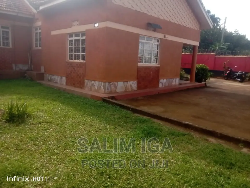 4bdrm Bungalow in Kololo Property, Central Division for sale in Central Division