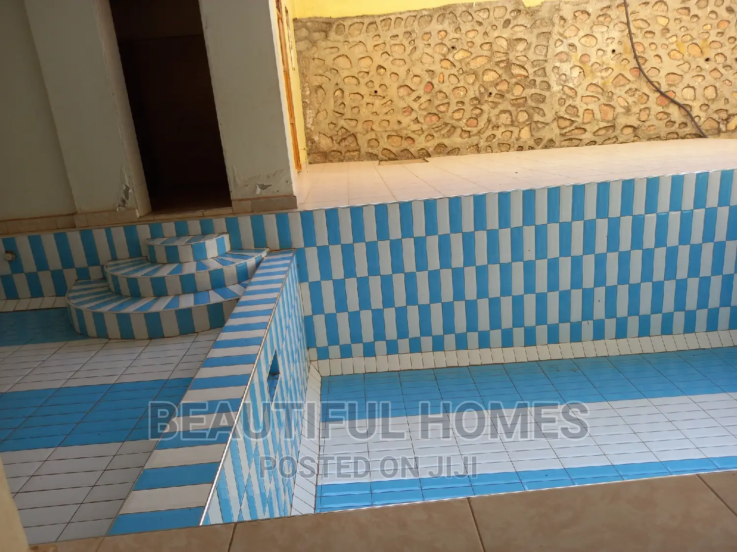 Furnished 3bdrm Condo in Kisaasi, Nakawa for sale in Nakawa