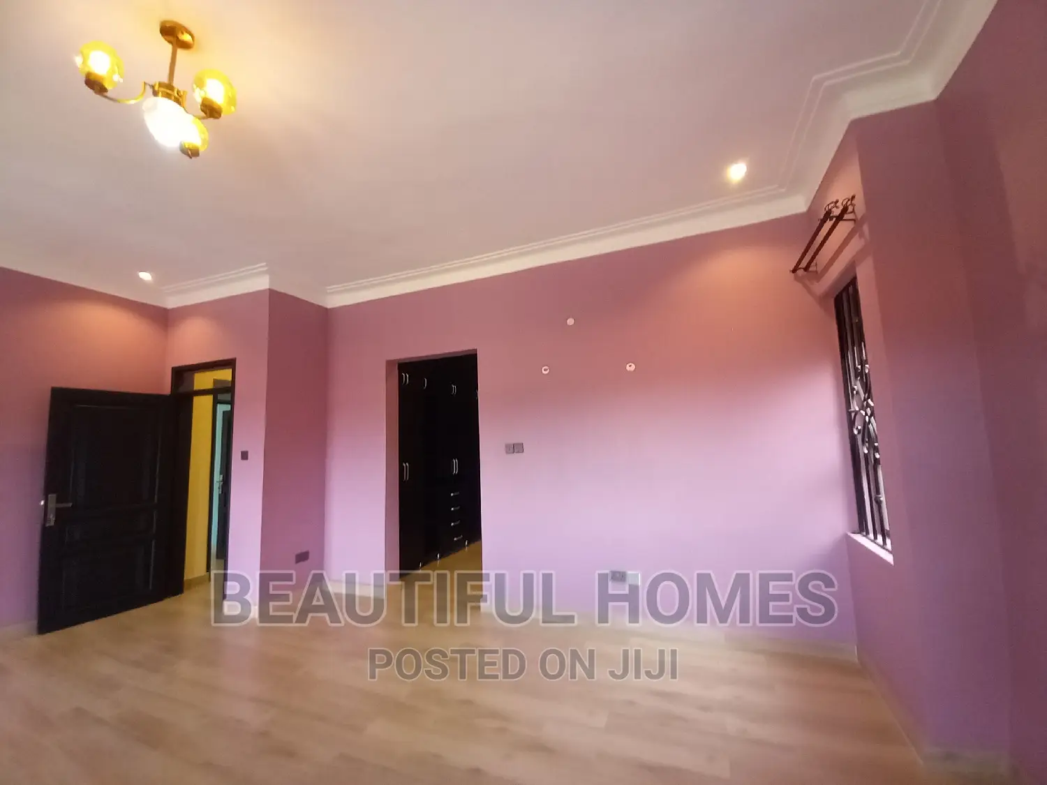 Furnished 6bdrm Duplex in Kiwatule Corporate, Nakawa for sale in Nakawa