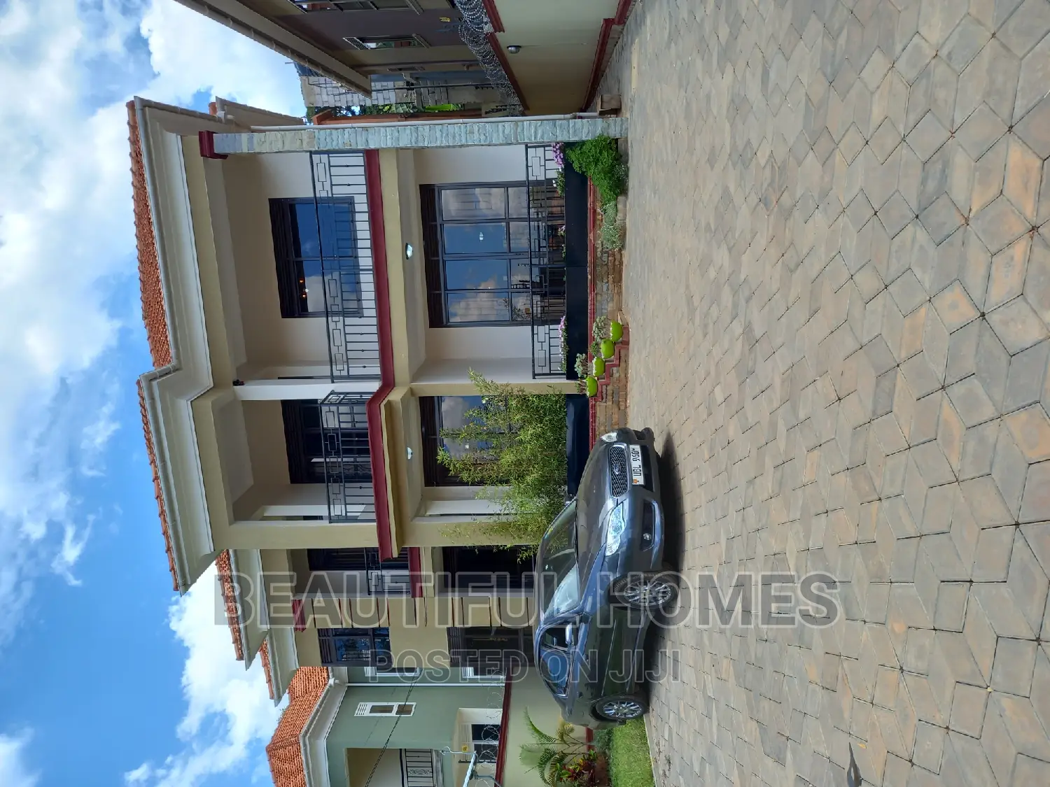 Furnished 6bdrm Duplex in Kiwatule Corporate, Nakawa for sale in Nakawa