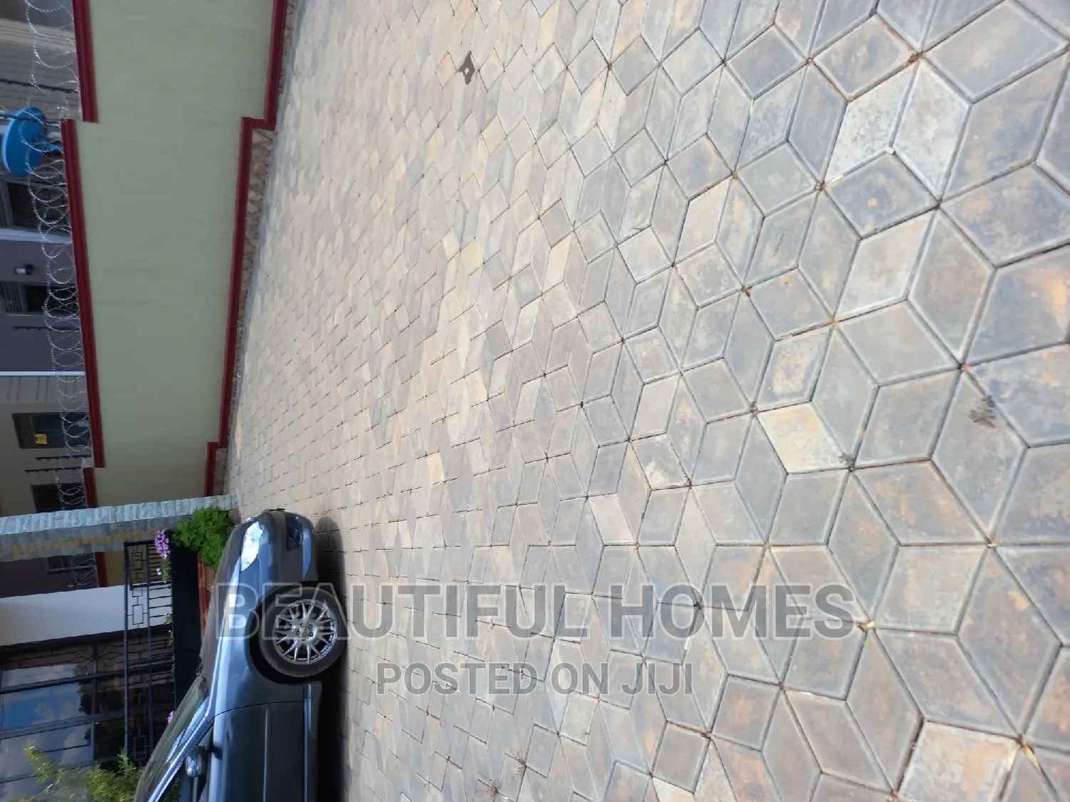 Furnished 6bdrm Duplex in Kiwatule Corporate, Nakawa for sale in Nakawa