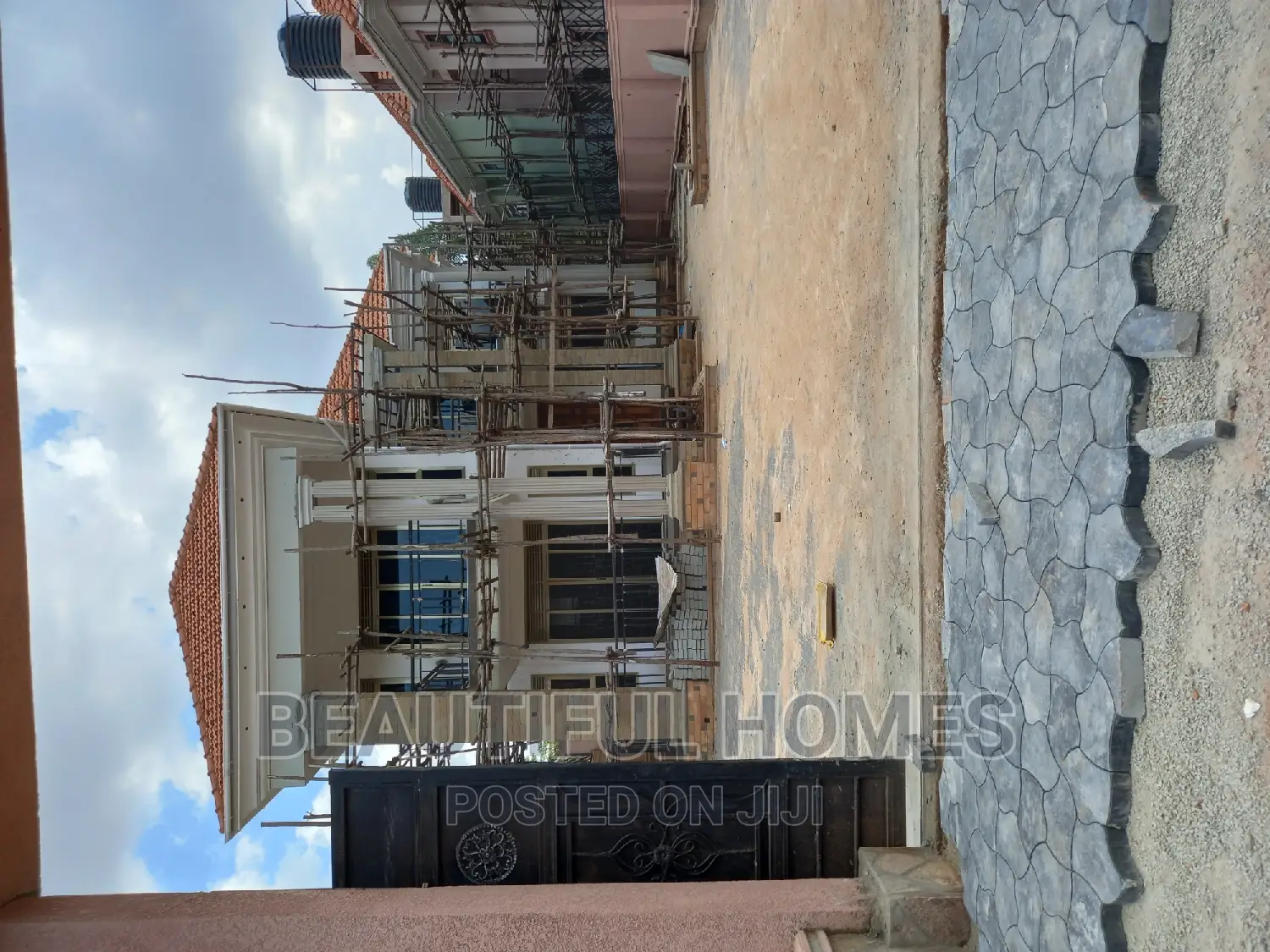 Furnished 6bdrm Duplex in Kyanja Gated Estate, Nakawa for sale in Nakawa