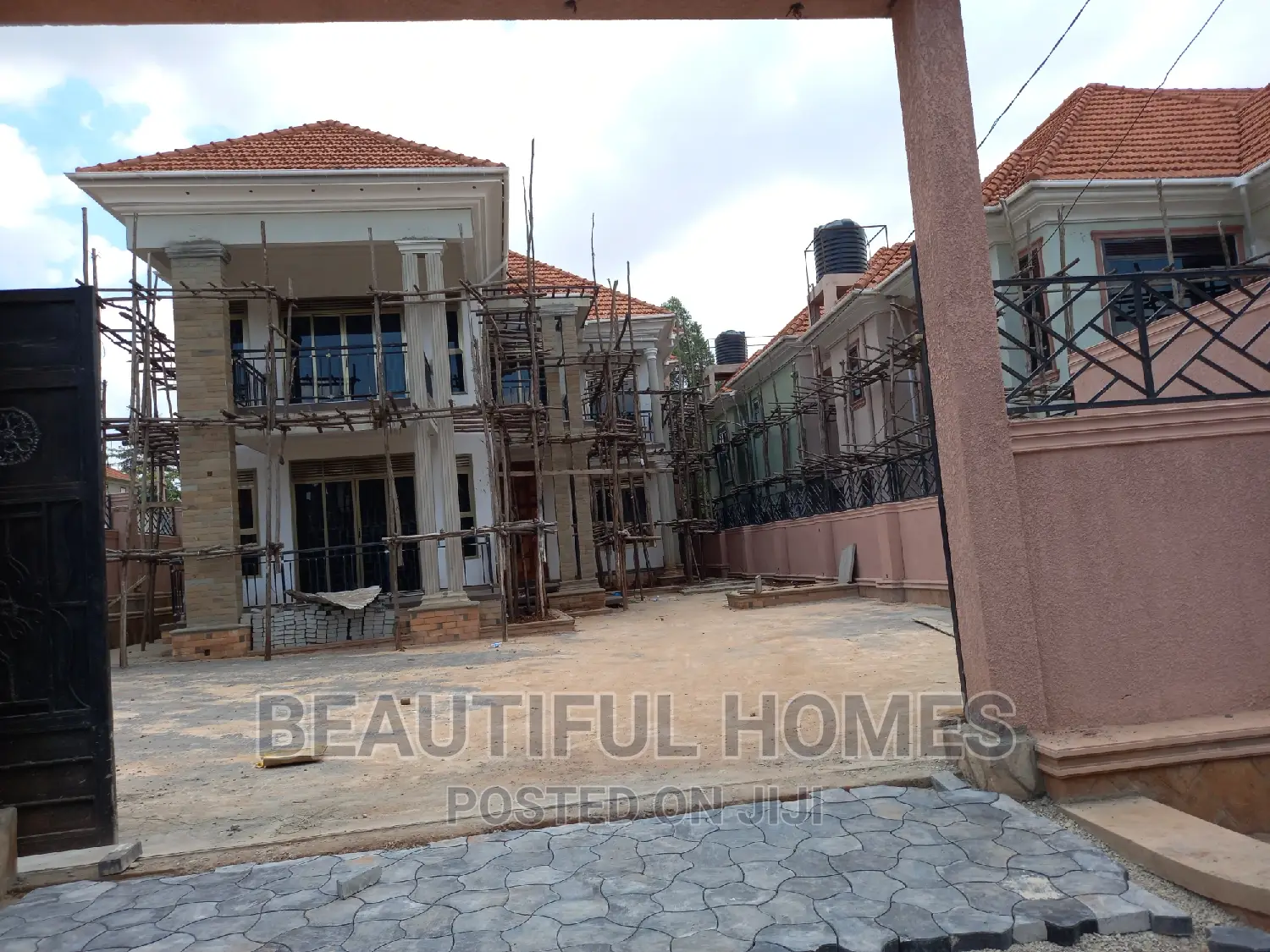 Furnished 6bdrm Duplex in Kyanja Gated Estate, Nakawa for sale in Nakawa