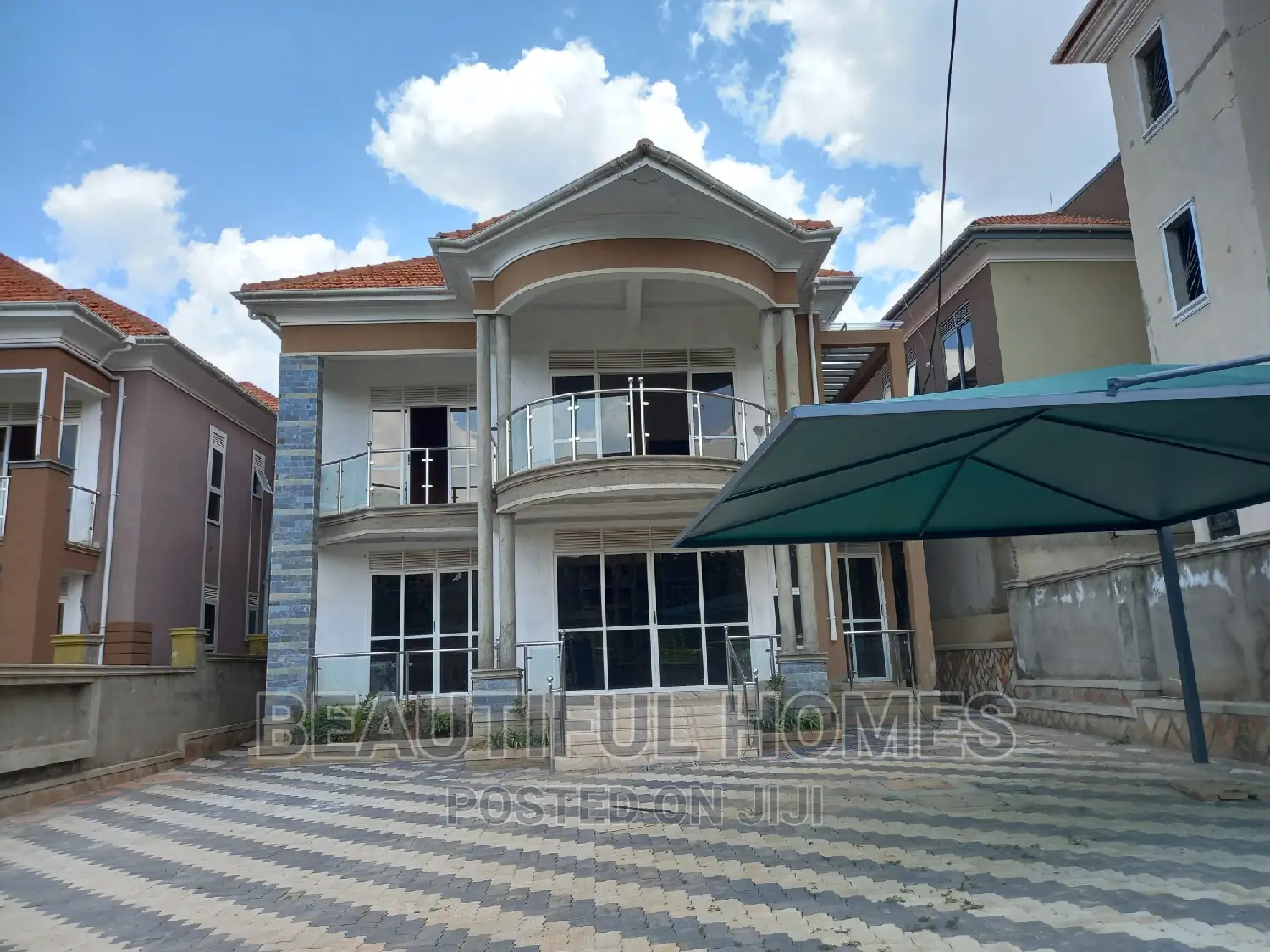 Furnished 5bdrm Mansion in Kyanja Corporate, Nakawa for sale in Nakawa